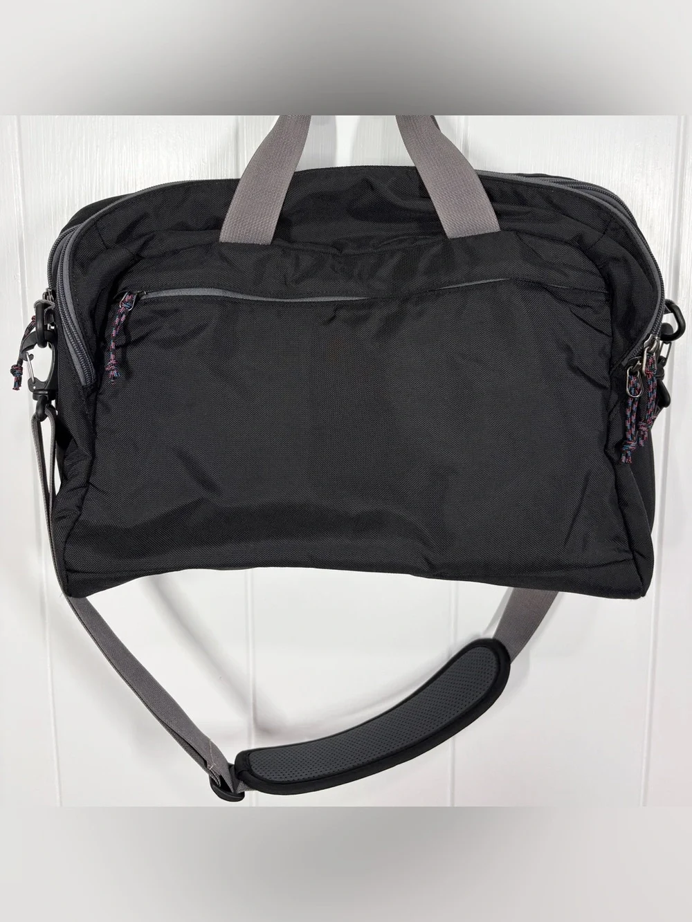 Patagonia Transport Messenger Laptop Travel Bag Black Nylon Crossbody Handles